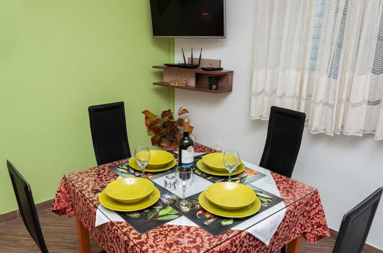 Guesthause Arbor Apartment Split Bagian luar foto