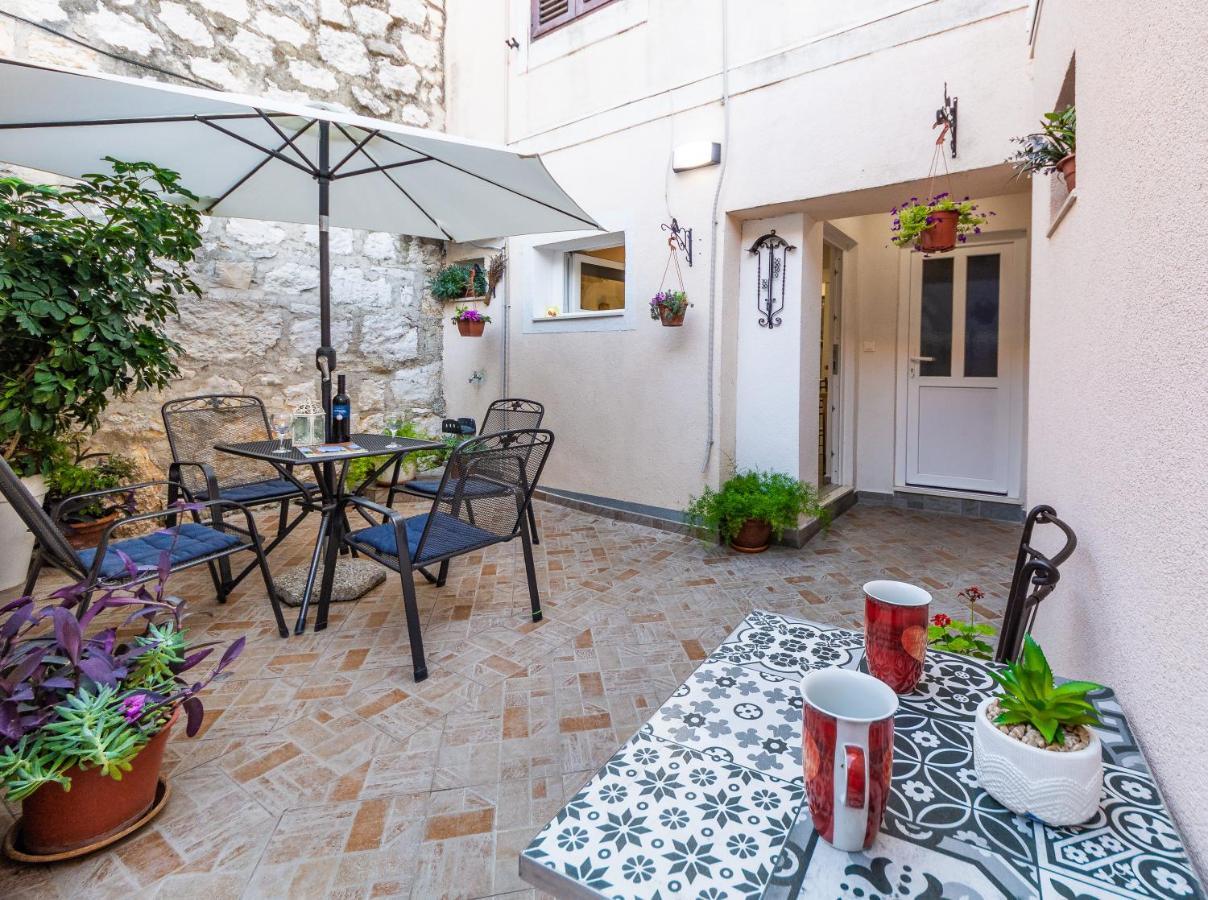Guesthause Arbor Apartment Split Bagian luar foto
